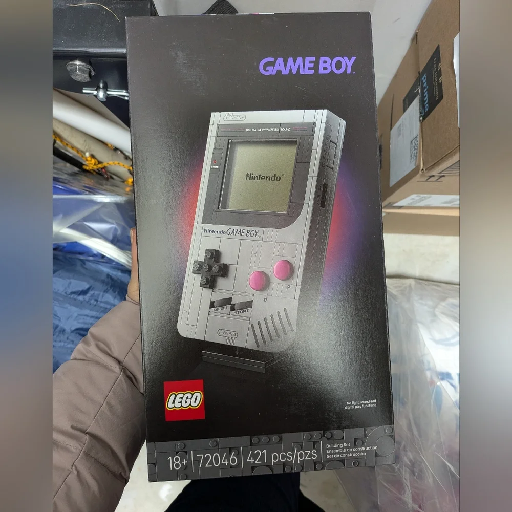 NEW LEGO Nintendo Game Boy Retro Building Set